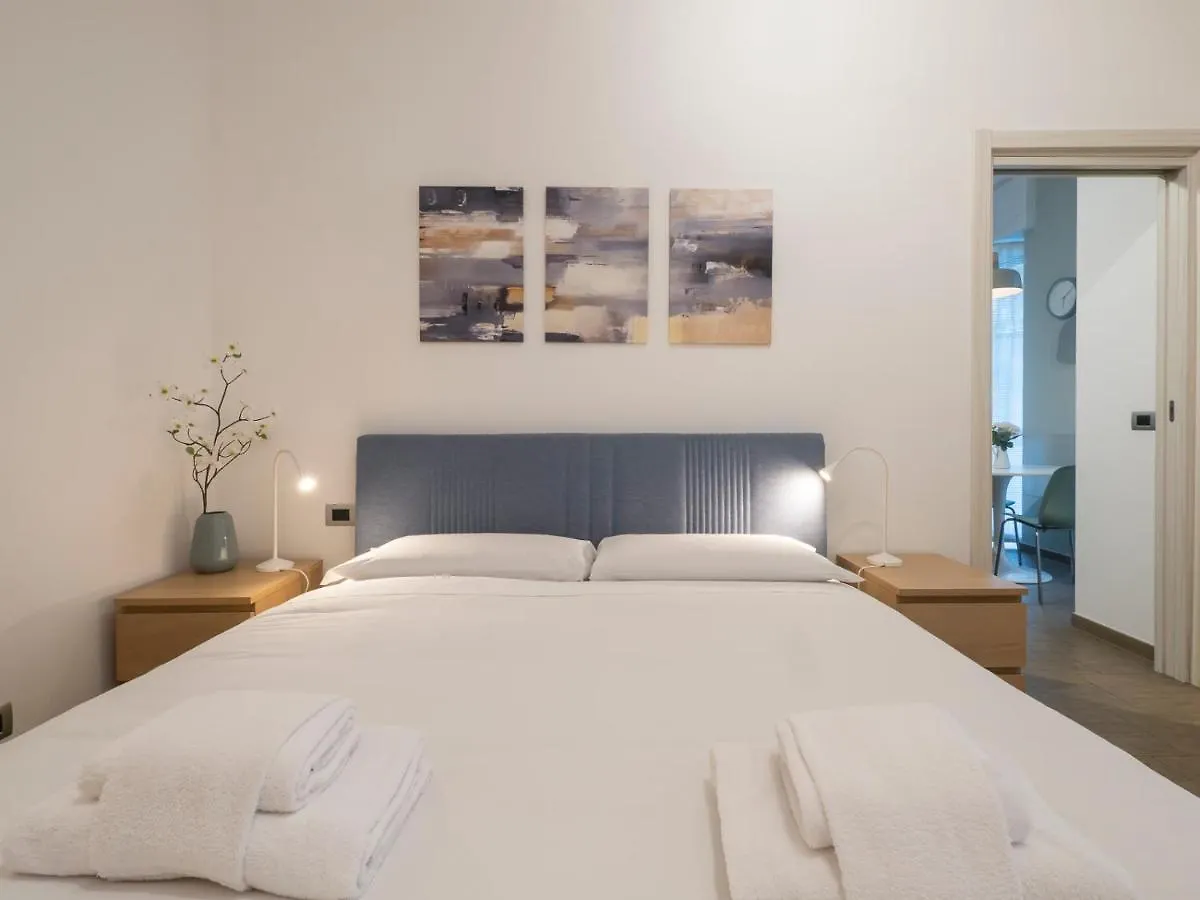 I Host Apartment - Montesuello 9 ミラノ
