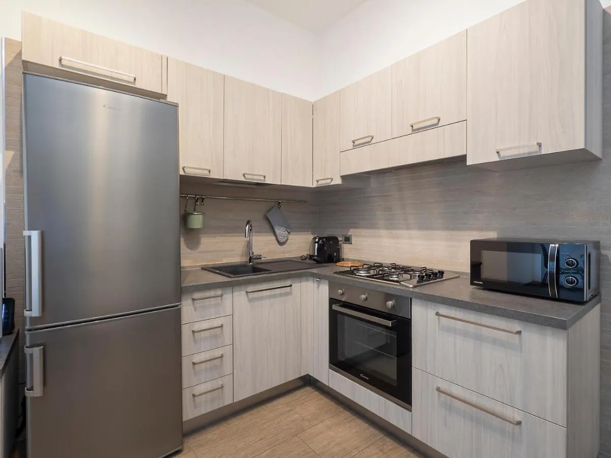 I Host Apartment - Montesuello 9 Milan 0*,  Italy