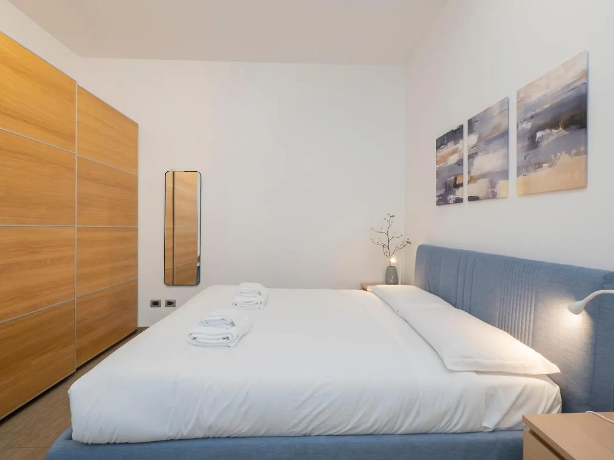 I Host Apartment - Montesuello 9 Milan 0*,